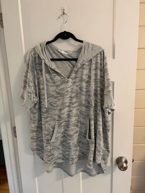 Hooded top